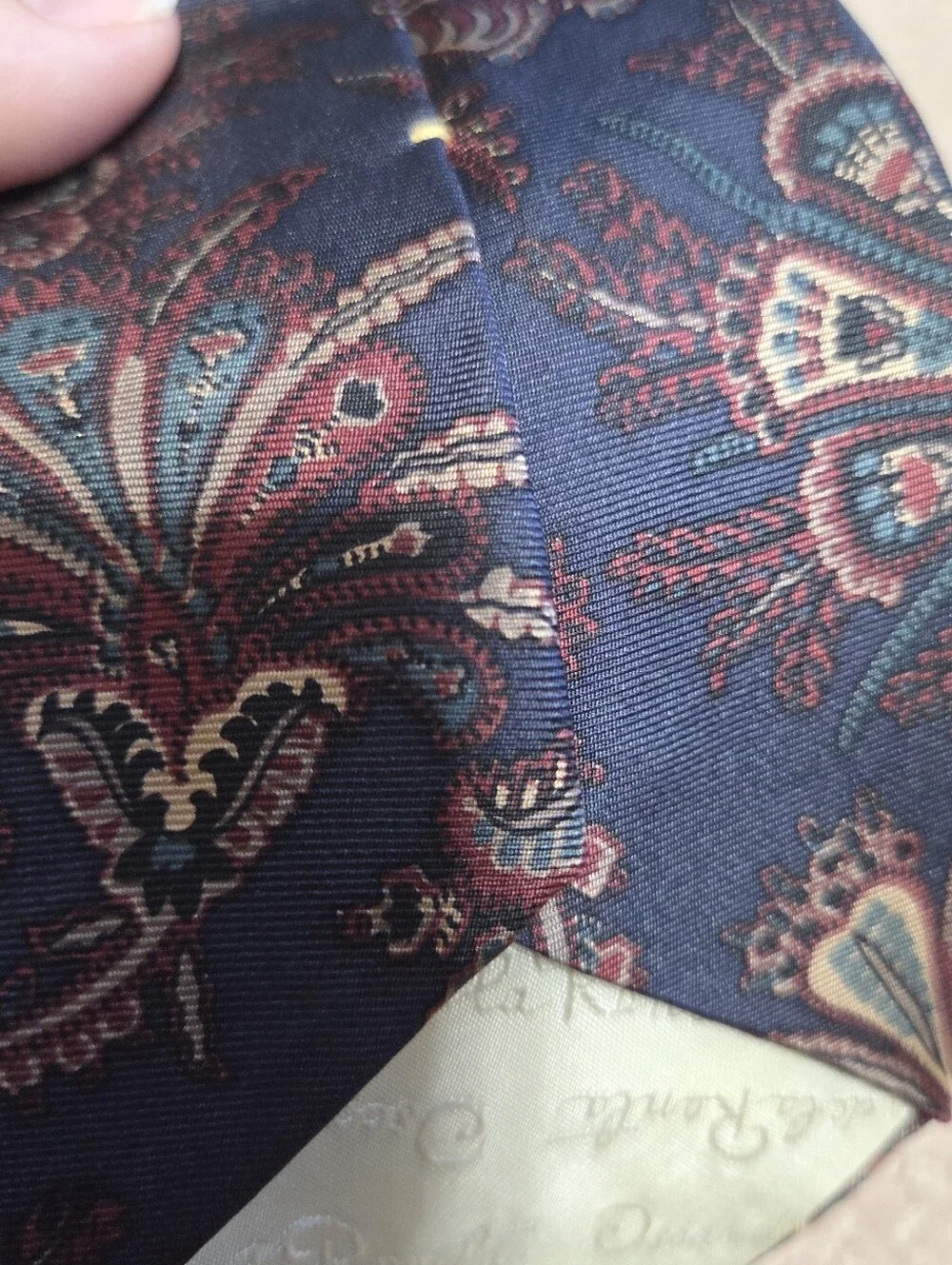 Vintage Oscar De La Renta Mens Tie Poly 55in Long 4in Width Classic Designer